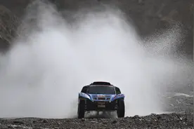 （体育）2025中国环塔国际拉力赛第三赛段赛况(2)图片