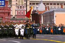 雄姿英发！中国仪仗队亮相莫斯科红场图片