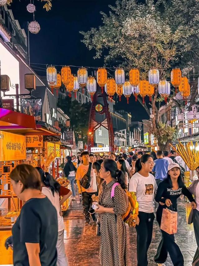 舌尖盛宴！桂林夜市逛吃攻略！这些小吃没吃过等于白来……