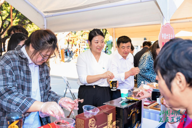 “冰雪之冠”惊艳羊城！黑龙江邀客赴冬日童话之旅