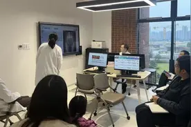 跨越2000公里，9岁女孩揭开站立之谜图片