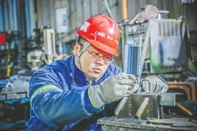 烟台中集来福士海洋工程有限公司主任技师杨德将——逐梦深蓝与大国重器共舞图片