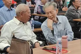 时光不老，醉在重阳！纵览传媒为老年朋友送戏上门图片