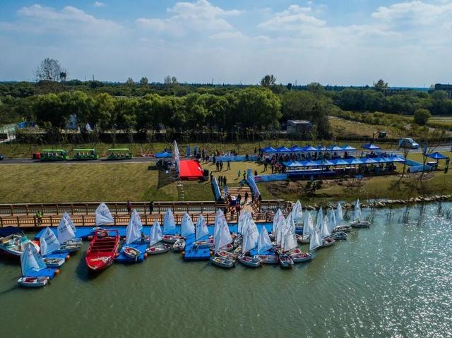 上海工会会员服务日来啦！第一波上线：光明田原与瑞华果园最佳草莓采摘季！免门票、85折！