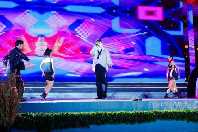 “浪漫七夕·仙来保亭”全民潮歌会浪漫上演！以歌为媒，绘就保亭文旅融合新画卷
