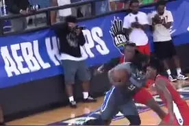 快船超六组合😮路威&哈雷尔现身野球场 合砍91分视频封面