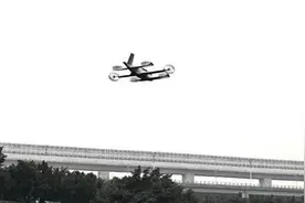 旋翼、固定翼自由切换！重庆首款倾转涵道飞行器成功首飞图片