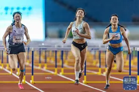 全国田径大奖赛第五站｜夏思凝夺得女子100米栏冠军图片