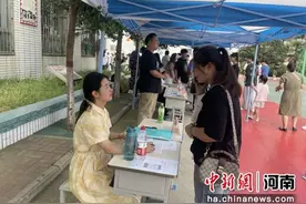 商丘市第三高级中学2023级高一新生报到工作有序进行图片