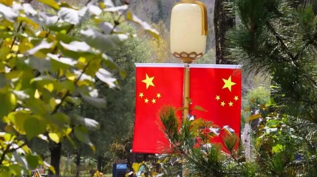 五台山景区“中国红”燃动国庆