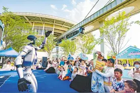 荆楚焕新 迎客天下丨光谷空轨单日客流量连破2万人次图片