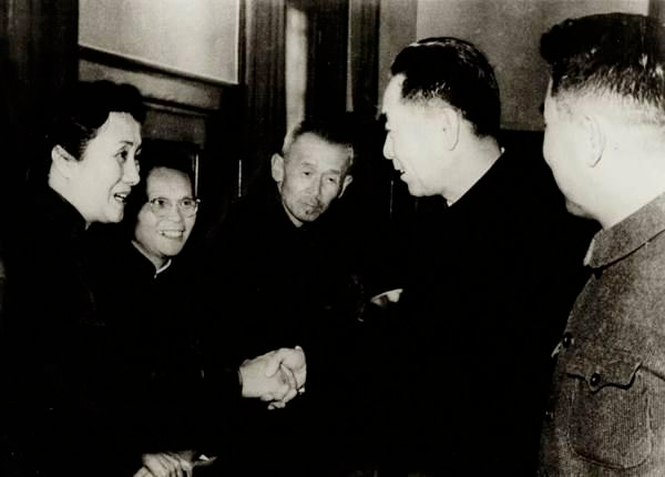 冲上热搜！演员杨紫官宣喜讯