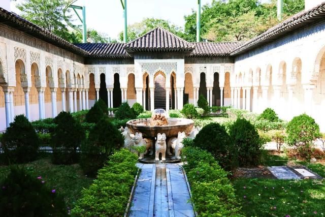 从高铁站步行几分钟，出境了！网友：原来如此丝滑