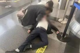 太突然！厦门机场内，一男子心脏骤停！他们“教科书式”急救！图片