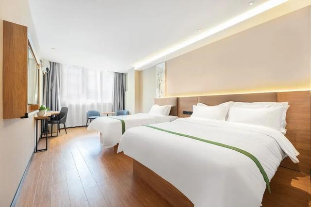 国庆订酒店被“强制取消”，价格还涨了3倍，咋办？