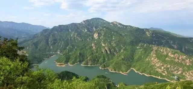 北京六里桥前往慕田峪长城、雁栖湖等方向旅游班线暂停运营