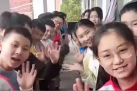 班主任花6年时间为学生准备毕业礼物......这些“蓄谋已久”的毕业惊喜让人泪目!图片