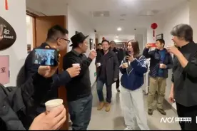 老狼后台版《枫叶红了》火遍全网！“这是音乐最该有的模样”图片