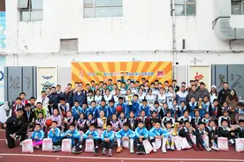 享受篮球快乐 2024北京晚报百队杯篮球赛落幕图片