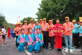 台湾文化交流团参加凤山妈祖诞辰庆典为两岸同胞祈福图片