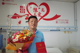 商丘夜市“炒面李哥”不做炒面忙啥去了？来郑州救人！图片