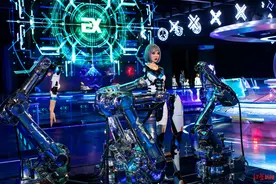 专访EX机器人李博阳：人形机器人非常适用服务场景，市场落地是卡脖子环节图片