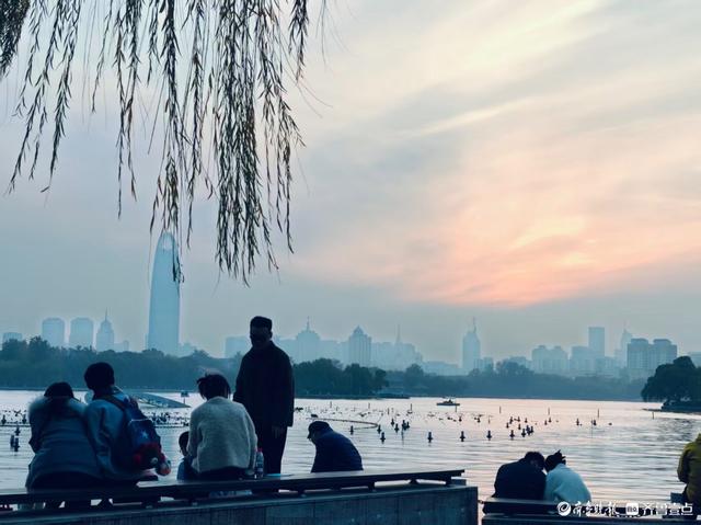 初冬时节，明湖美景