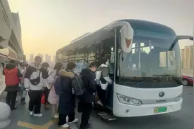 购物去！兰州市开通4条临时公交专线，时间→图片