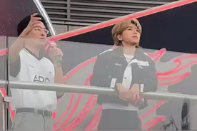 刚刚！知名男歌手现身南昌图片