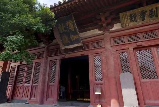 《黑神话：悟空》取景地、拥有近千年历史的大同华严寺殿墙遭游客刻字，辖区派出所：已介入调查