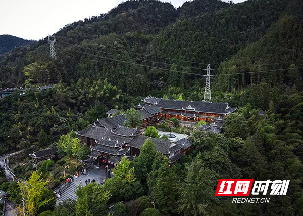 名家大咖与网红达人走进怀化 俯瞰秋日梯田体验瑶寨风情