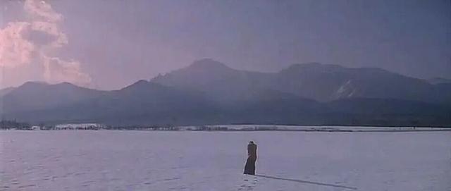 “累死累活，受尽折磨，还痴心妄想谈恋爱”