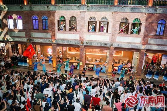 泉州中山路光影秀唱响“民族欢歌” 各族儿女深情告白祖国