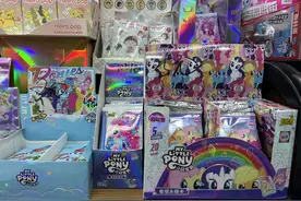 部分小学已禁止带进校！抽集卡牌如何“收割”孩子？有何危害？图片
