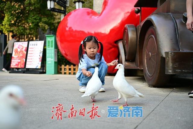 一年四季 泉在济南丨国庆假期济南老商埠人气火爆，历史文化街区焕发新活力