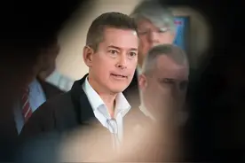 美国一国际机场出现设备故障，交通部长承认：系统很老旧图片