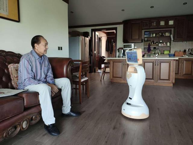 2025养老大调研｜智慧养老产品五花八门，老人用得惯吗？