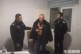 男子醉酒不慎掉入海中，警民联手紧急救助图片