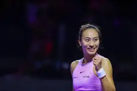 三盘鏖战击败莱巴金娜！郑钦文迎来职业生涯年终总决赛首胜图片