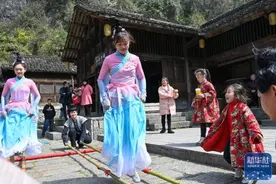 欢度“三八”国际劳动妇女节图片