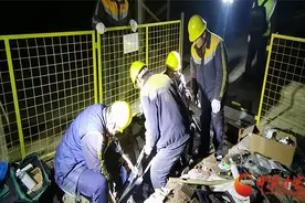 兰州铁路局嘉峪关供电段：深夜抢修保畅通图片