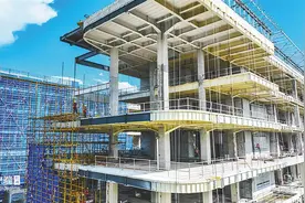 海口江东天地项目：主体钢结构全面封顶图片