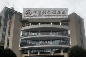 一线丨对话职业找布人：代找布料也能月入万元 上午收样当天找到寄出图片