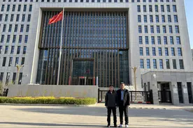 玩具店主买卖枪支案二审开庭：水弹枪是否适用枪支鉴定标准成焦点图片