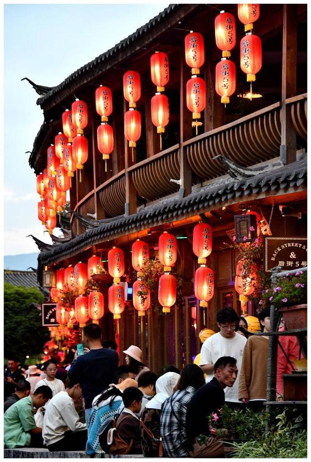 七彩云南之十三：夜走丽江古城 心中五味杂陈