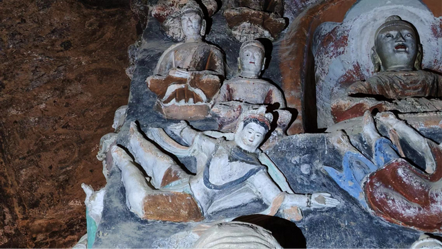 一位守窟人的二十年：与孤寂为伴，以赤诚守护“国宝”