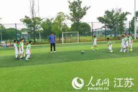 “苏超”三连胜背后，南通“藏”着一家足球青训基地图片