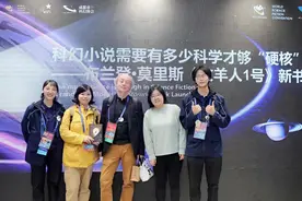 没能成为宇航员的布兰登·莫里斯，决定用“硬科幻”弥补遗憾图片