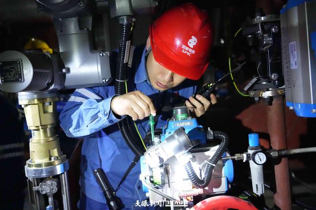 全球首台660MW超超临界“W”火焰锅炉在织金成功点火