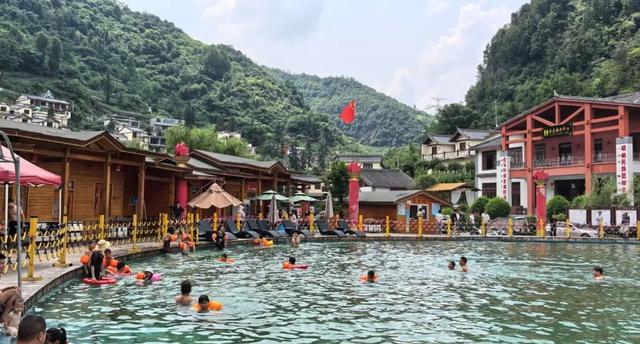 高质量跨越发展⑥ | 10天+旅居客超20万，累计600万人次！昭通避暑旅居经济火热“出圈”